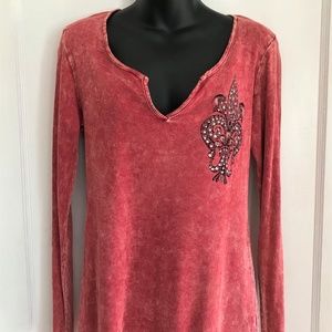 T PARTY Red Long Sleeved Shirt w/Fleur d'Lis & RS